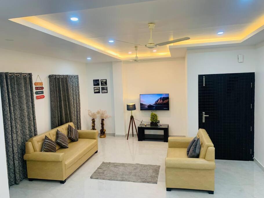 White Orchid, Unique & Stylish, Executive 2Bhk. Lägenhet Guwahati Exteriör bild